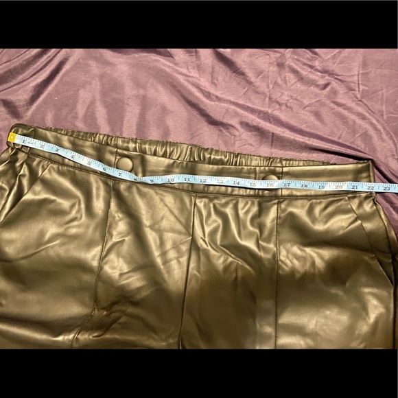 Lane Bryant Faux Leather Wide Legged Cropped Pants Culottes - Picture 3 of 8